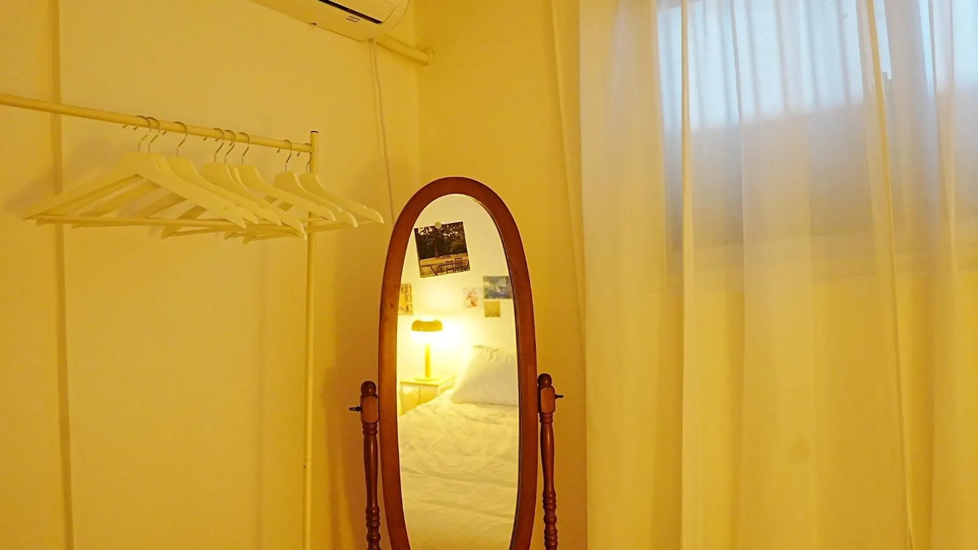 Near Lotte World, Kspo Dome, Coex, Olympic Park, 2 Rooms, 2 Queen Beds, 1 Super Single Bed, 5 People سيول